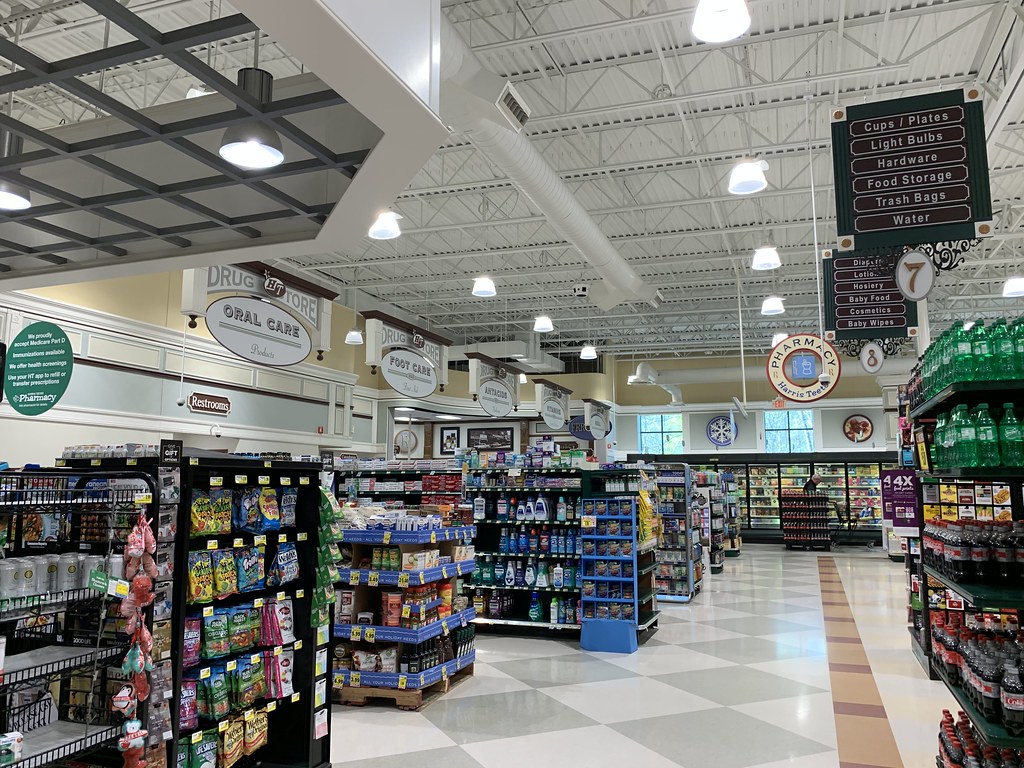 Harris Teeter interior Harris Teeter 320 (52,610 square f… Flickr