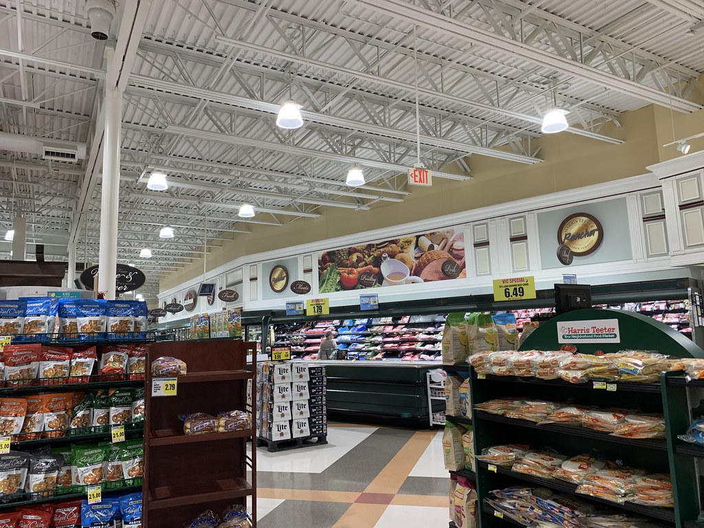 Harris Teeter interior Harris Teeter 320 (52,610 square f… Flickr