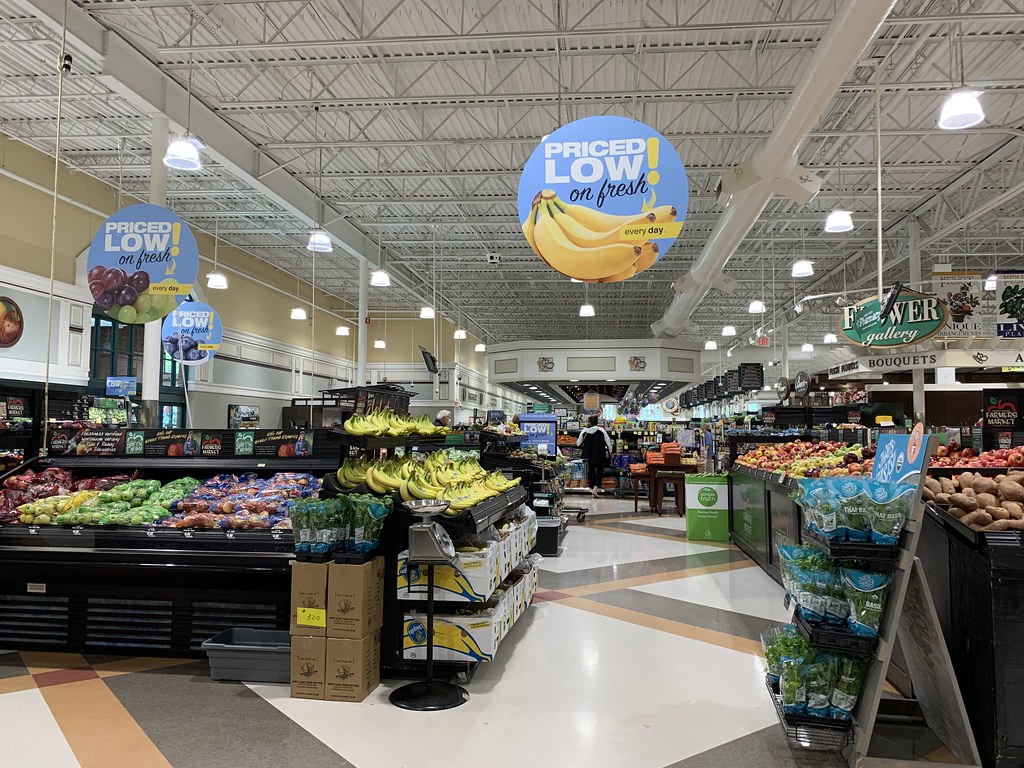 Harris Teeter interior Harris Teeter 320 (52,610 square f… Flickr