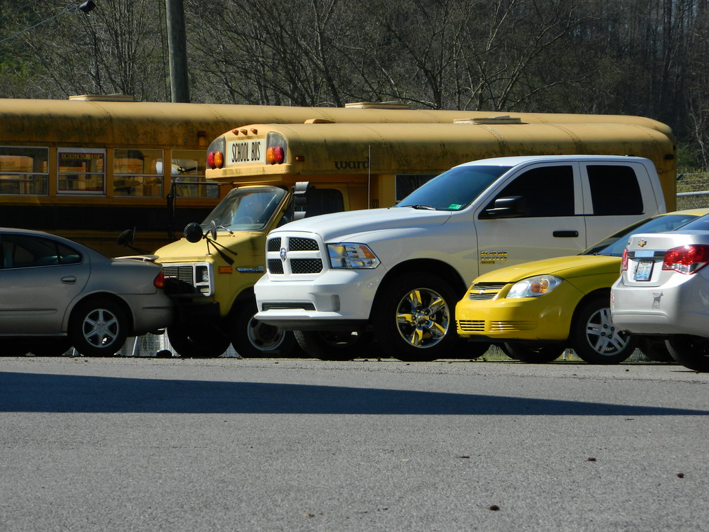 Lawrence County Schools 921 Bus lot Louisa, KY. Bus is r… Flickr