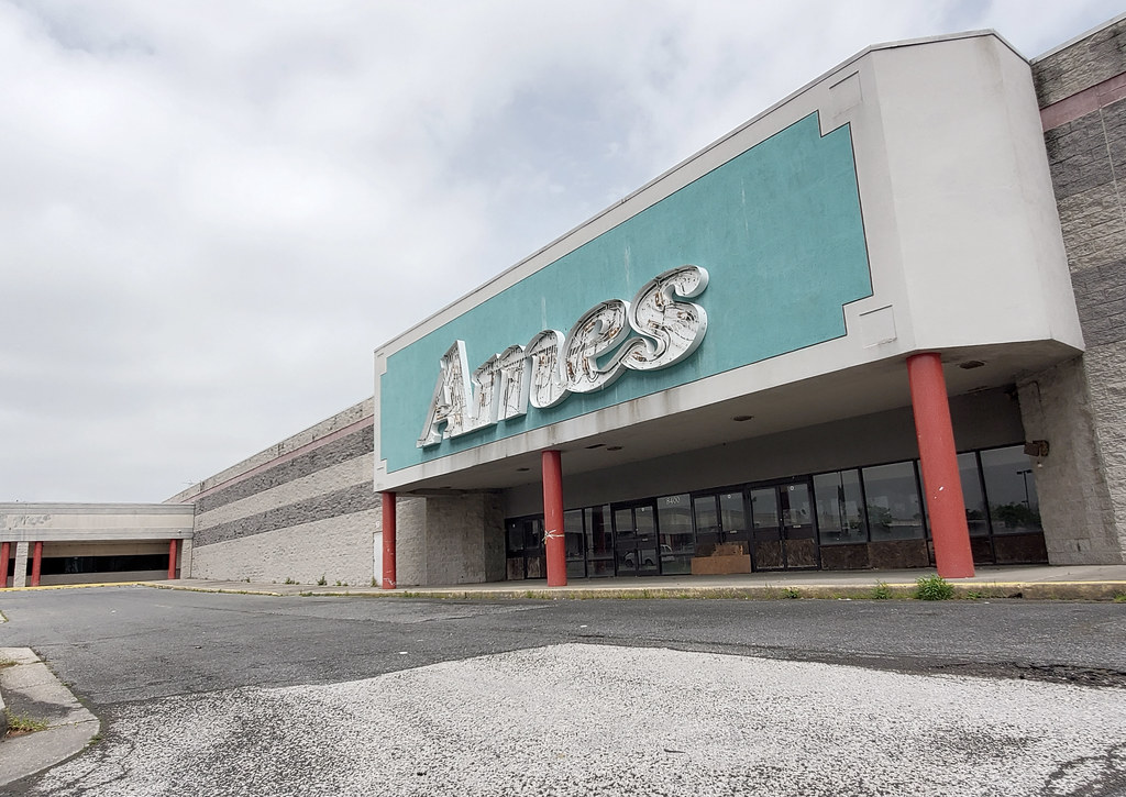 Abandoned Ames Essex, MD A longsurviving, abandoned Ame… Flickr