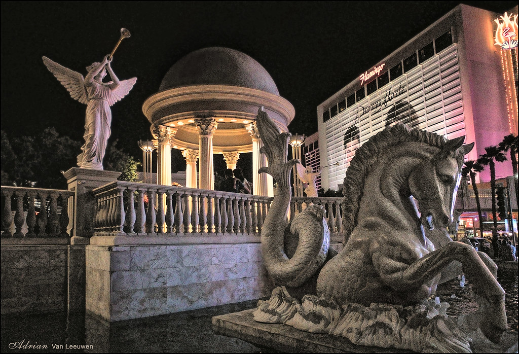 Dramatic Caesers Statues in Vegas Night time brings out th… Flickr