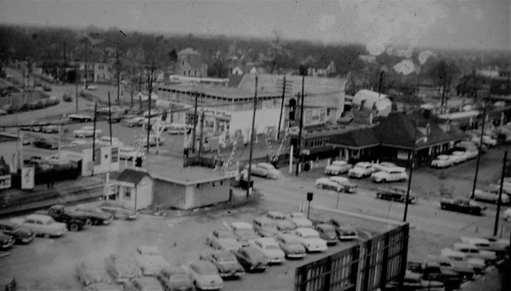 Old Hicksville NY Intersection of Newbridge Rd. to right a… Flickr