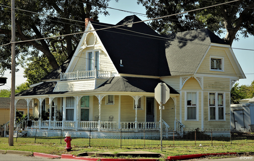 Yellow Victorian Historic Home Lockhart, TX Reminds me of... Flickr