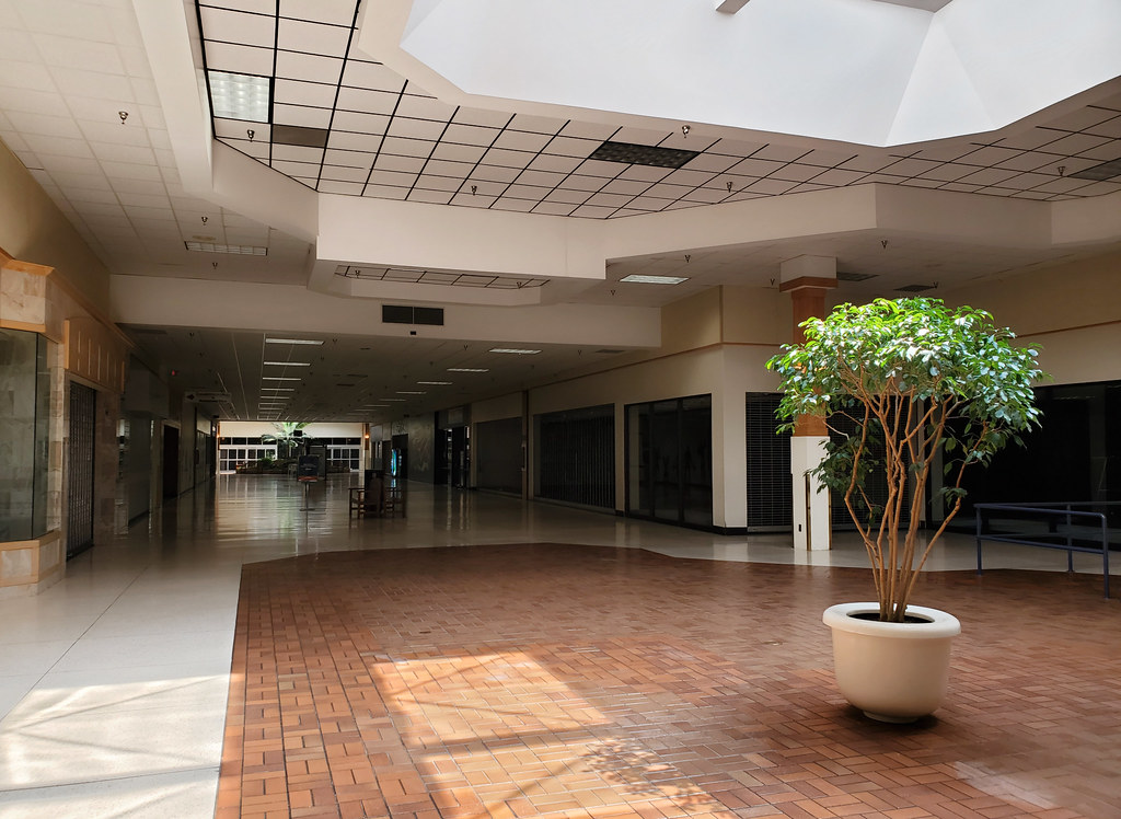Chambersburg Mall Chambersburg, PA The Caldor Rainbow Flickr