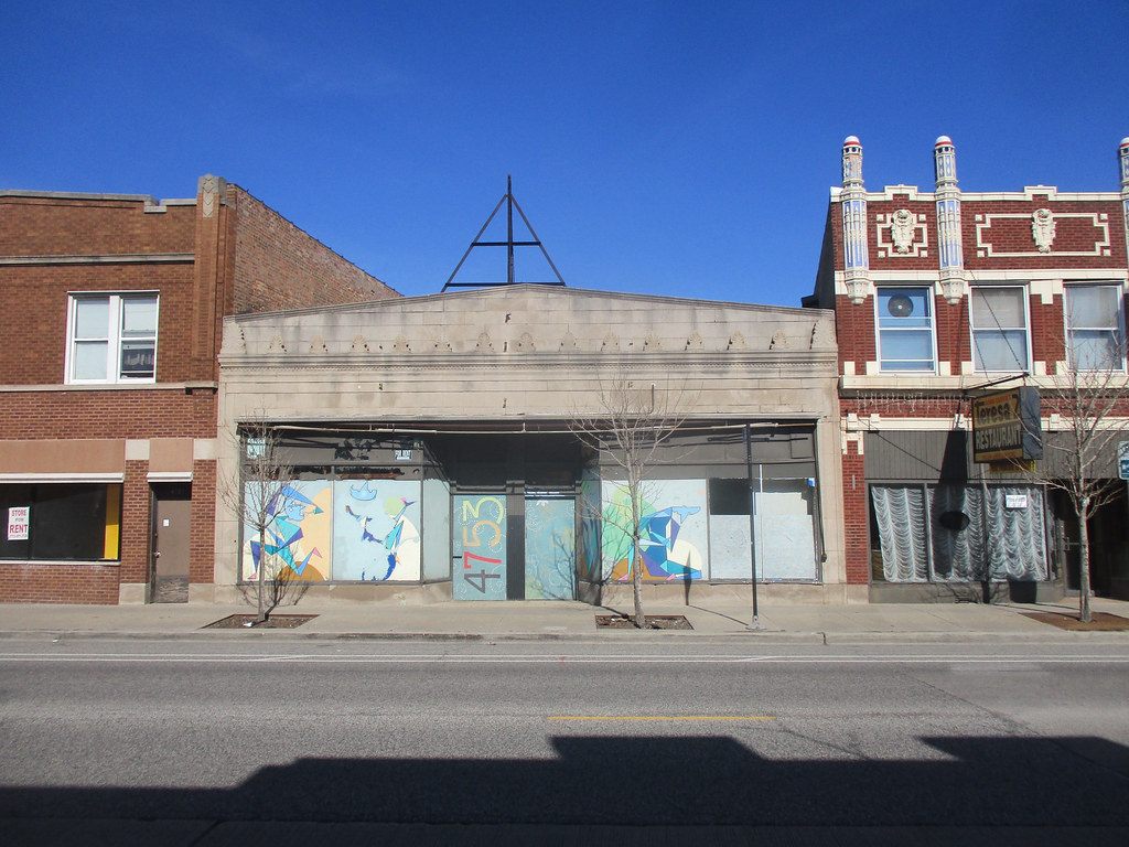 N. Milwaukee storefronts, Chicago A cute scene in Jefferso… Flickr