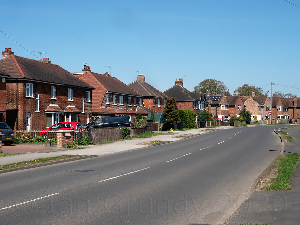 In Suburbia 7373 Grantham, New Beacon Road. Unable to trav… Flickr