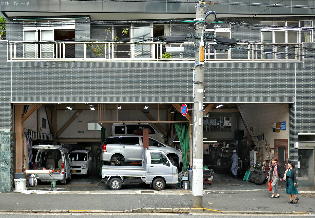 Japan Tokyo, neighbourhood garage Neighbourhood car repai… Flickr