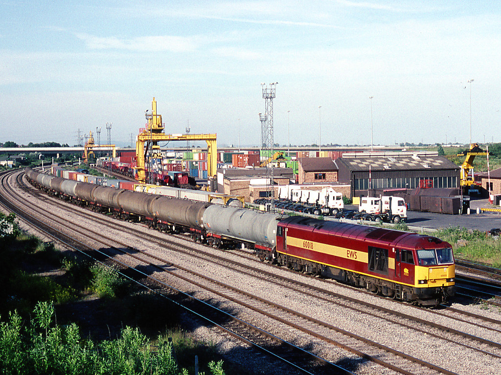 Cardiff Pengam 60018 passes the Freightliner terminal at P… Flickr
