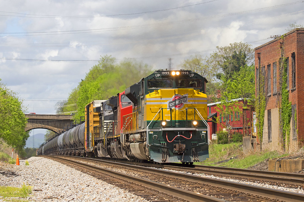 Bedford, Virginia The Chicago & North Western heritage uni… Flickr