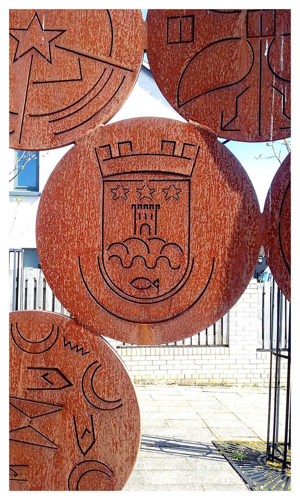 Hillhead Artworks, Kirkintilloch. Cast ironwork sculpture … Flickr