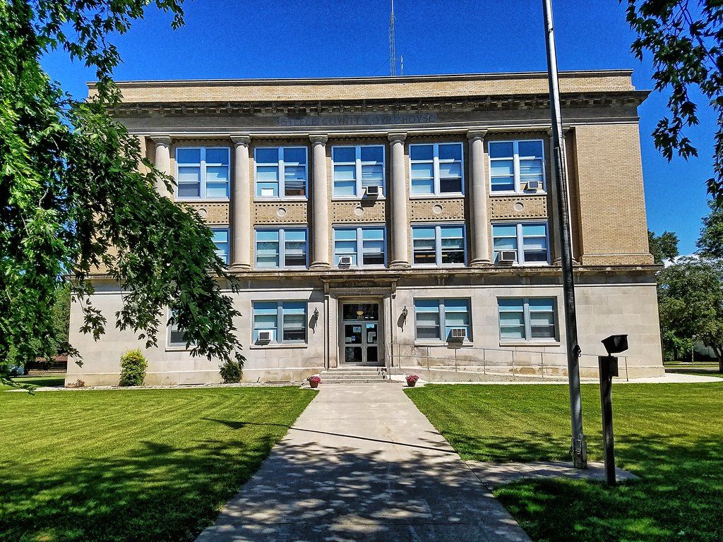 Steele County Courthouse Finley ND (2) nrhp 85002995 Kevin
