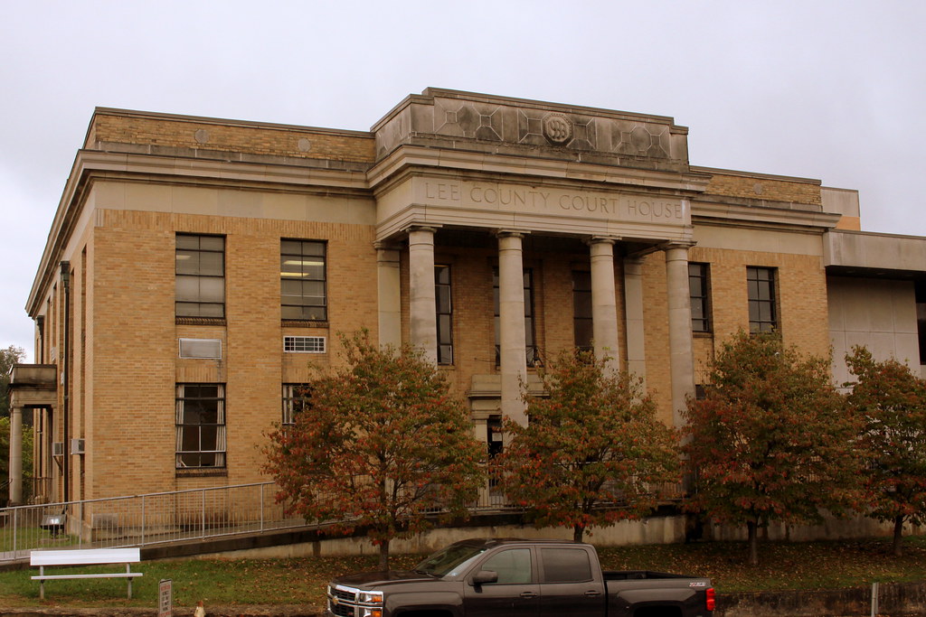 Lee County Courthouse Jonesville, VA Brent Moore Flickr