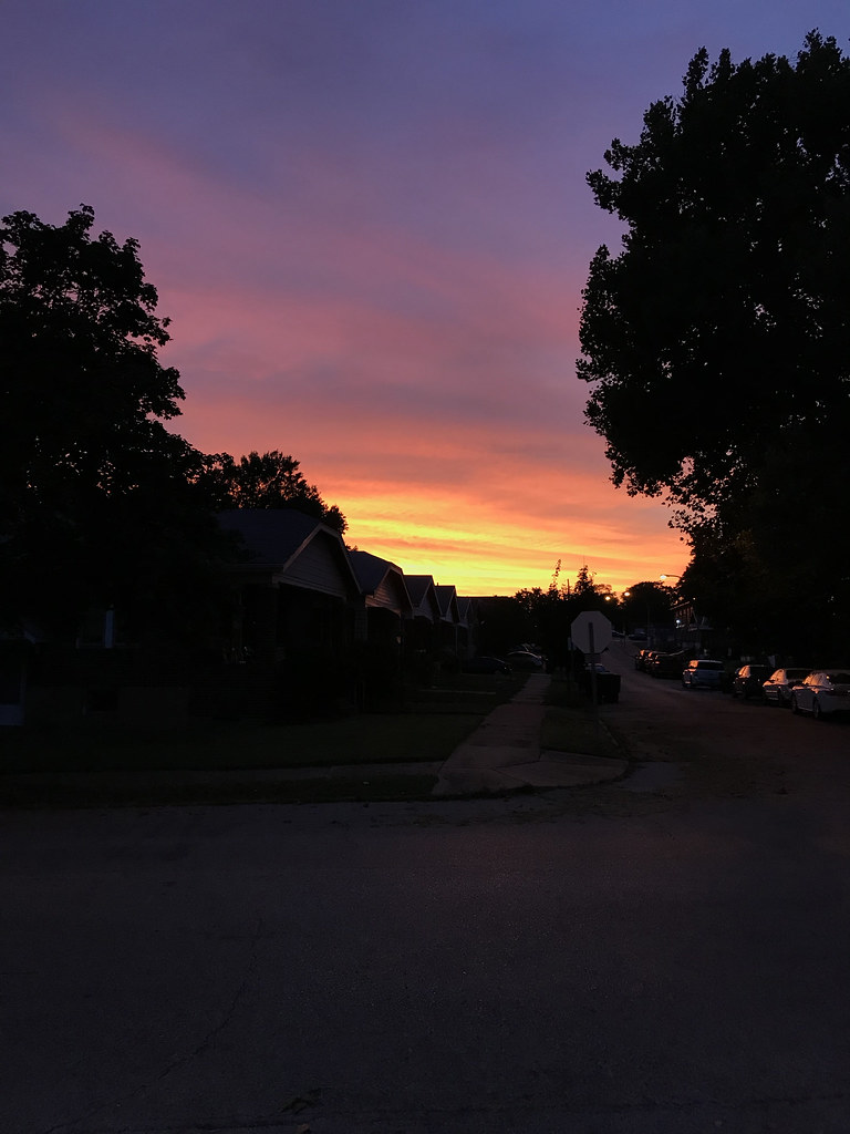 Dutchtown Sunset Photo by Nick Findley. Dutchtown St. Louis Flickr