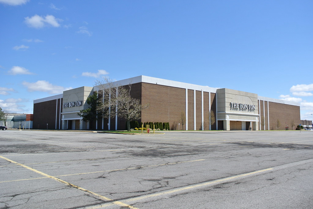 Bon Ton Eastern Hills Mall Williamsville NY gameking3 Flickr