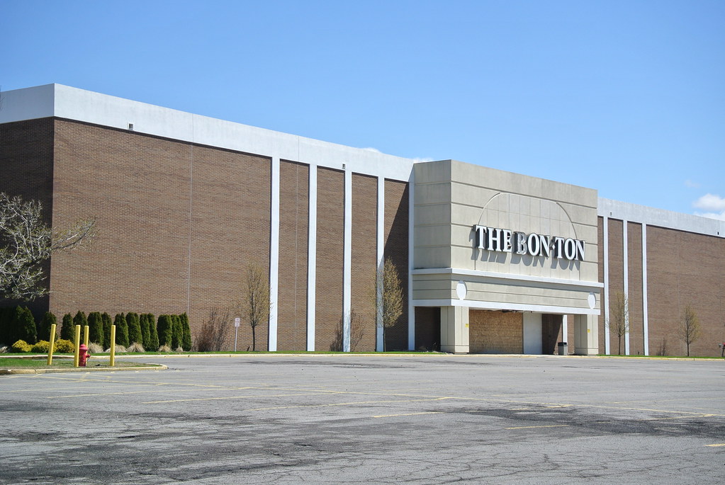 Bon Ton Eastern Hills Mall Williamsville NY gameking3 Flickr