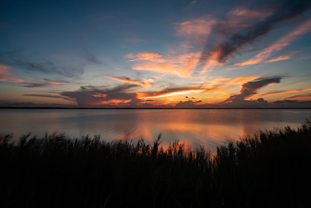 Fading Light The last rays of sun fade away as the sun pas… Flickr