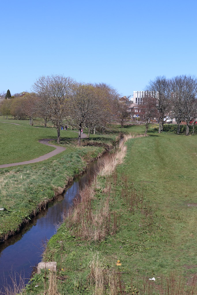 The Denburn,Kings Gate,Aberdeen_apr 20_757 Alan Longmuir. Flickr