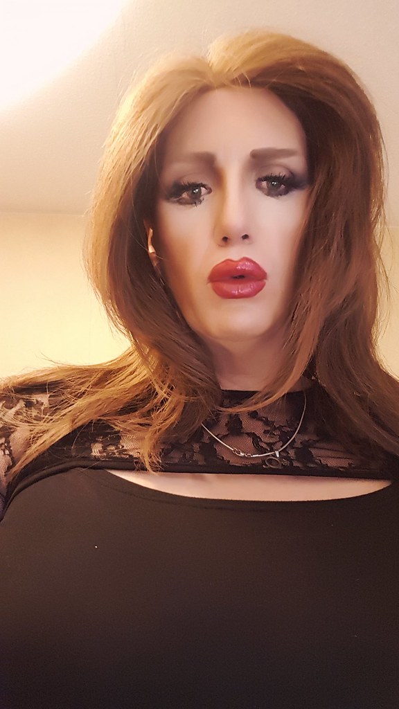 Red mini skirt black top I think this is one of my favouri… Flickr