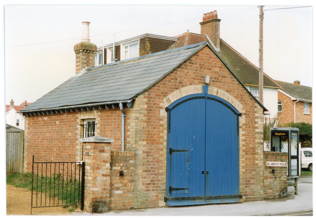Shed linked to Admiralty Coastguard Cottages, Dalmeny Road, Southbourne