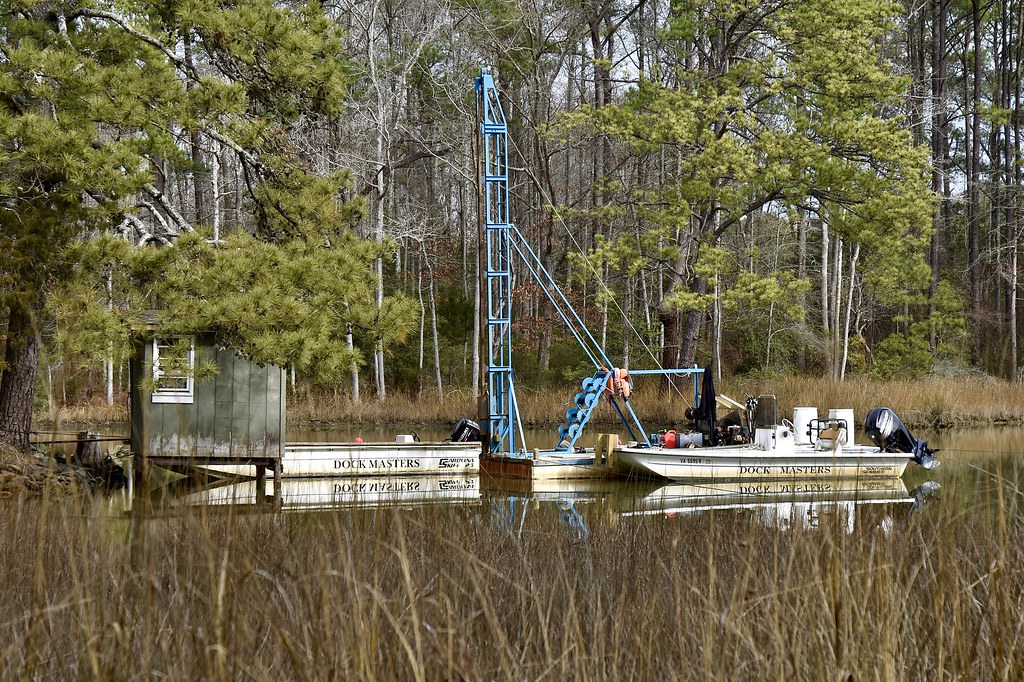 Building a Dock Dock Masters are on the job to build a doc… Flickr