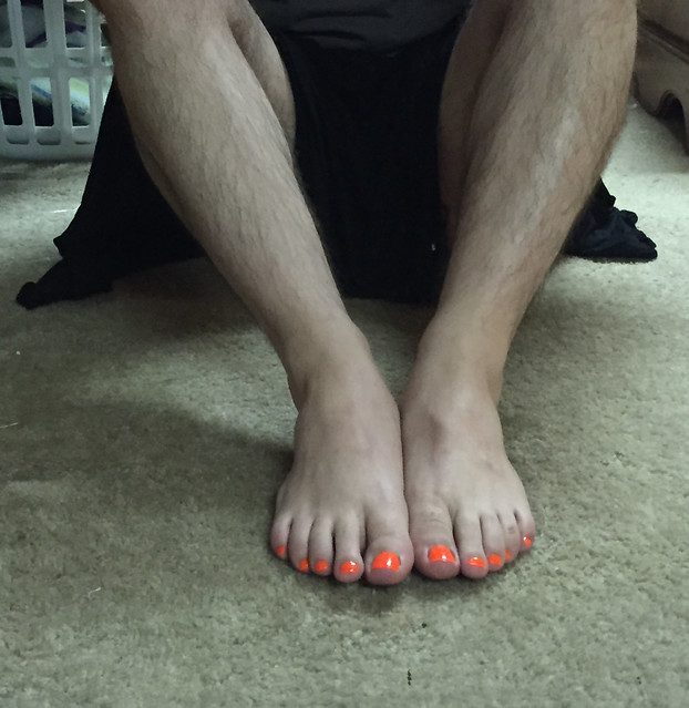 Flickr Discussing Male polished nail sightings in Toenail polish on men