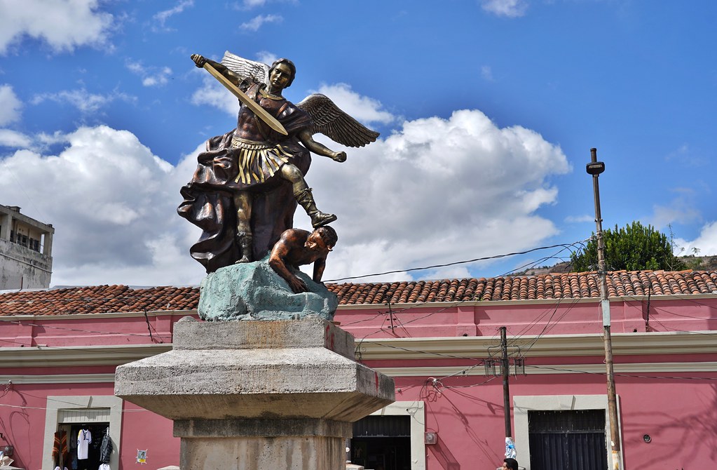 Tegucigalpa Estatua de San Miguel Arcángel The estatua de… Flickr