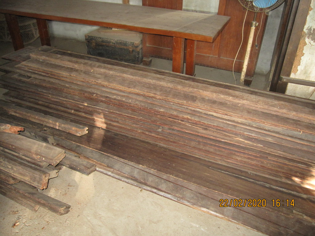 Ipil Planks Spotted at an antique shop in Bulacan. Leo Cloma Flickr