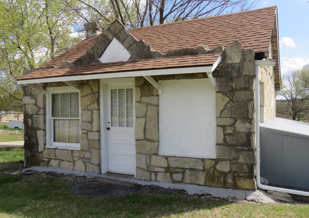 Old Stone Service Station (Keats, Kansas) Keats, Kansas is… Flickr