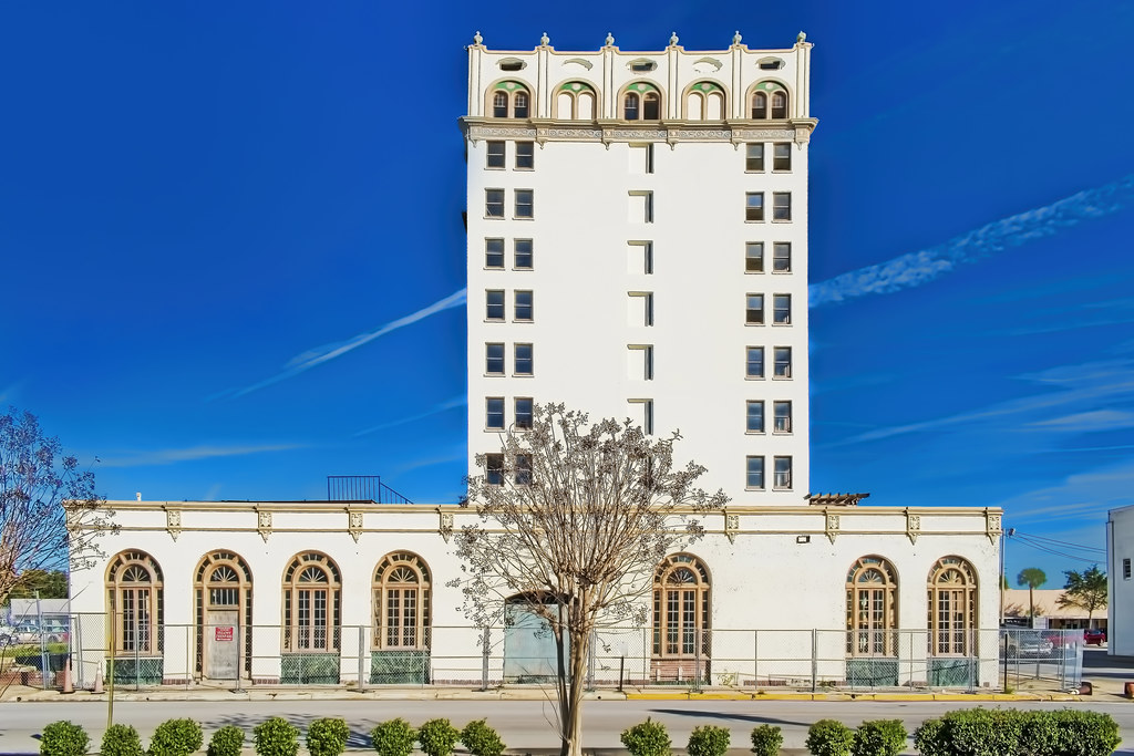 Dixie Walesbilt Hotel, 115 North First Street, Lake Wales,… Flickr