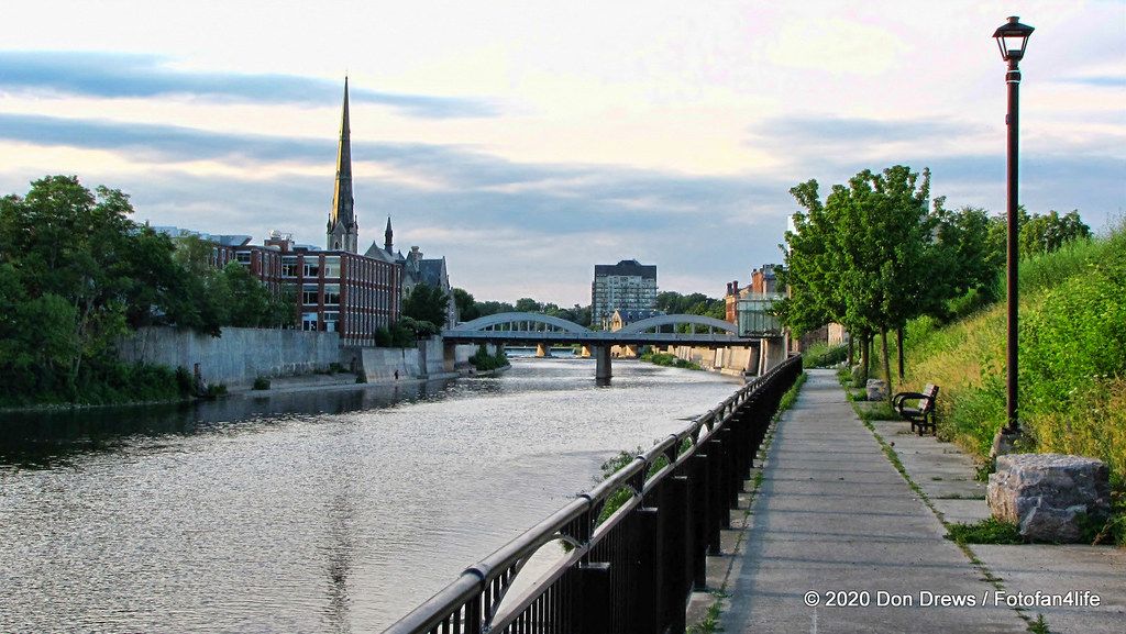Grand River upstream to Cambridge Main Street Bridge Flickr