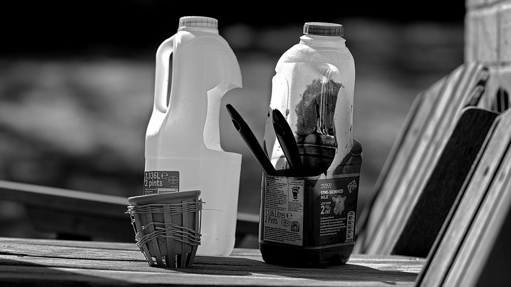 Kettles Kettle Used by painters and decorators to carry … Flickr