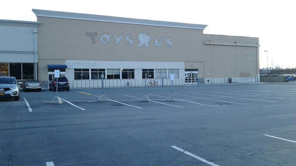 Toys R Us 3500 48th St, Long Island City, NY Mike Kalasnik Flickr