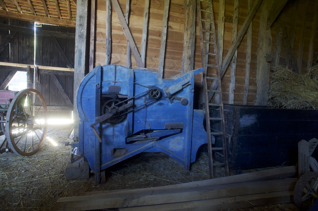 Old farm equipment Chilterns Open Air Museum, Newland Park… Flickr