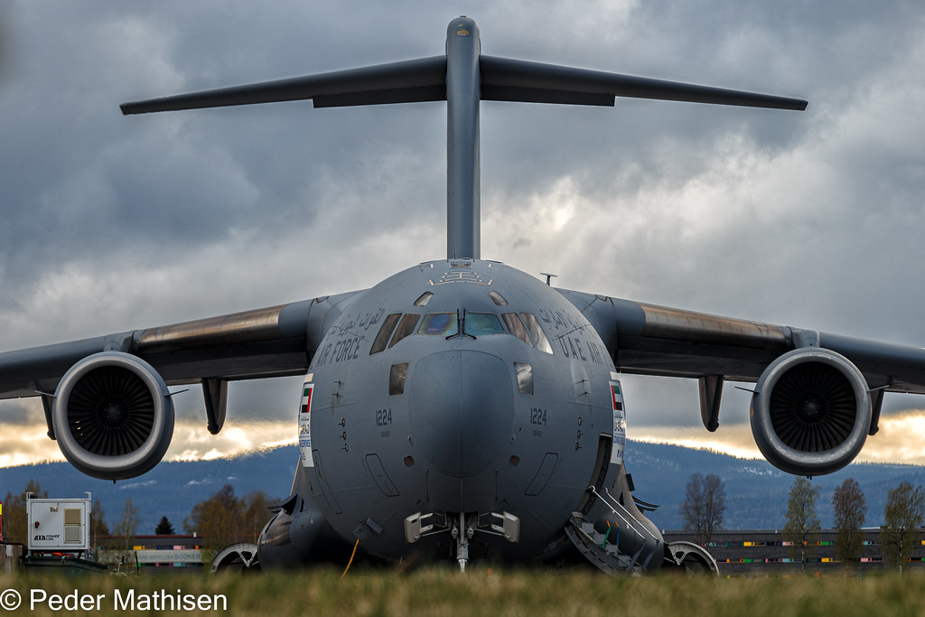 1224 UNITED ARAB EMIRATES AIR FORCE BOEING C17A GLOBEMAST