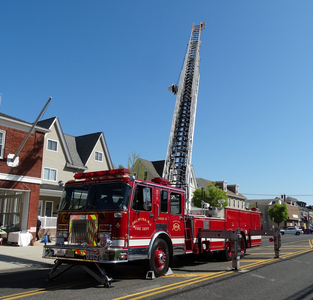 Palmyra NJ Fire Department Ladder 4 1992 LTI 100 ft La… Flickr