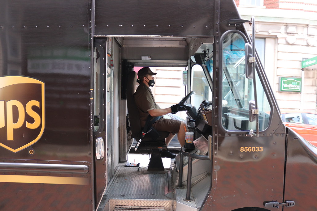 13.WalkToPO.BaltimoreMD.1May2020 UPS Driver wearing face m… Flickr