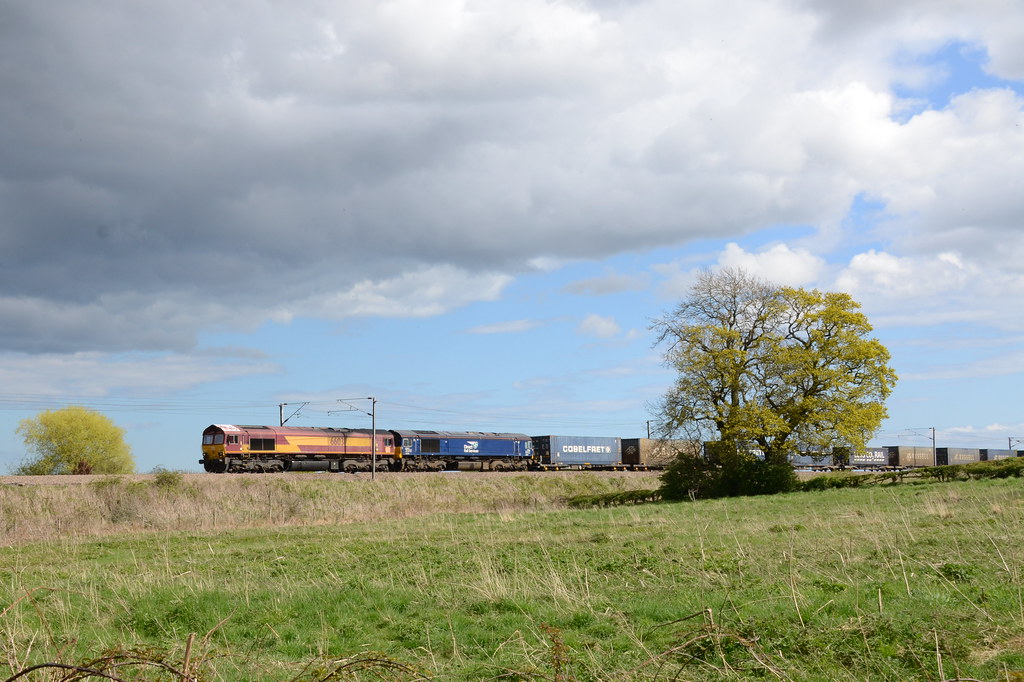 66031 & 66303 at Morpeth EWS 66031 on hire to DRS and DRS … Flickr