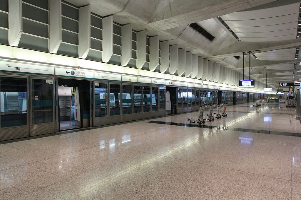 Terminal 1 side of Airport station The MTR Airport Express… Flickr