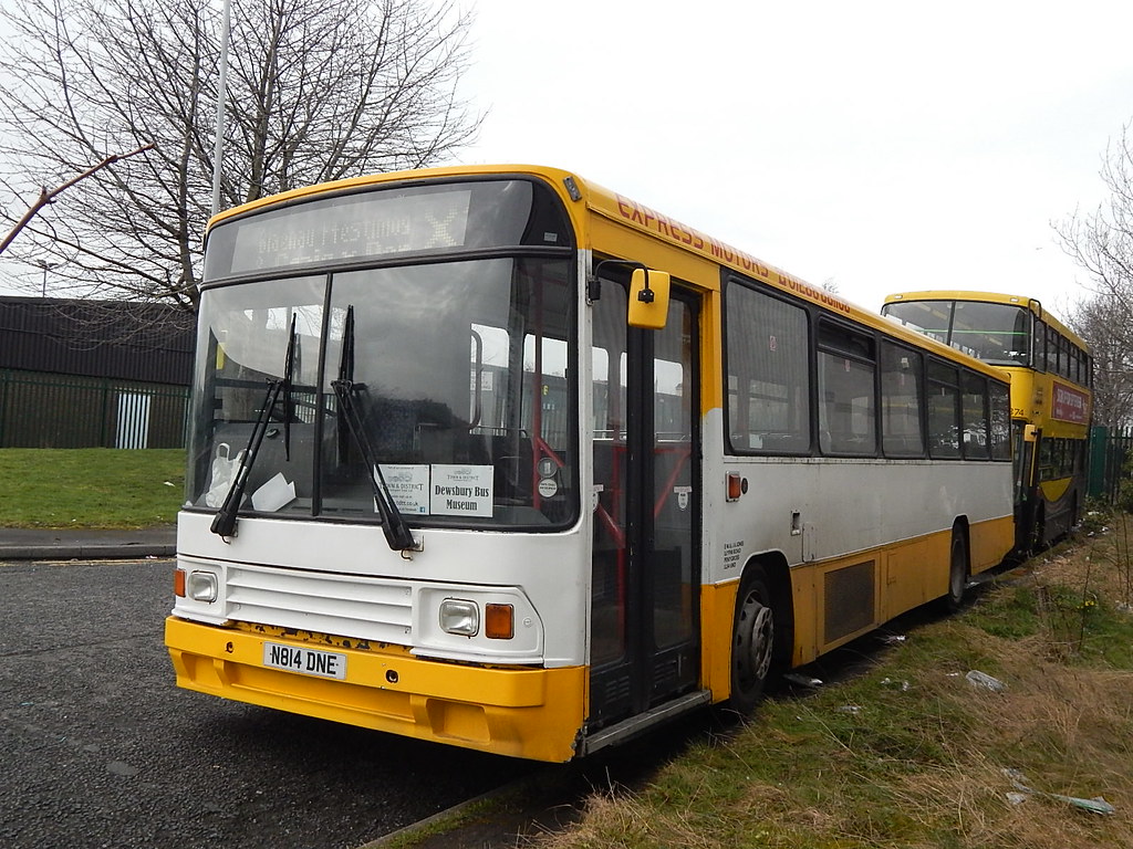 N814DNE express motors Ravensthorpe, Dewsbury Bus Muesum's… Flickr
