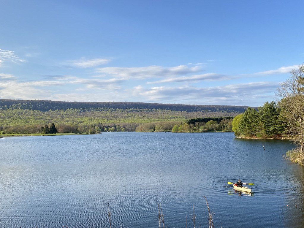 Leaser Lake Seen at Leaser Lake Park, just a little ways d… Flickr