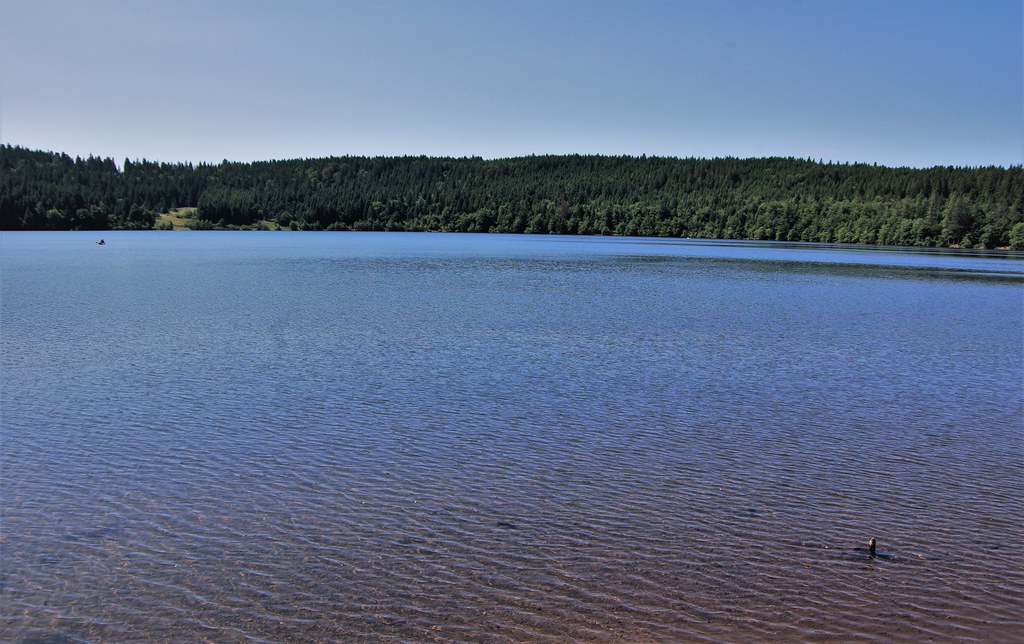 Lac du BouchetHte Loire Vue sur le lac d'origine volcaniq… Flickr