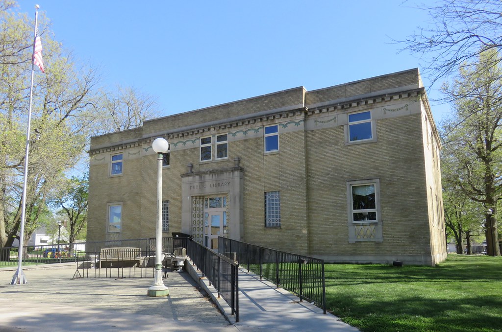 Public Library (Sabetha, Kansas) Built in the 1930s as a W… Flickr