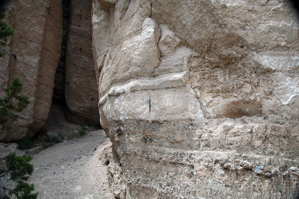Volcanic ash bed (Sevier River Formation, Middle Miocene, … Flickr