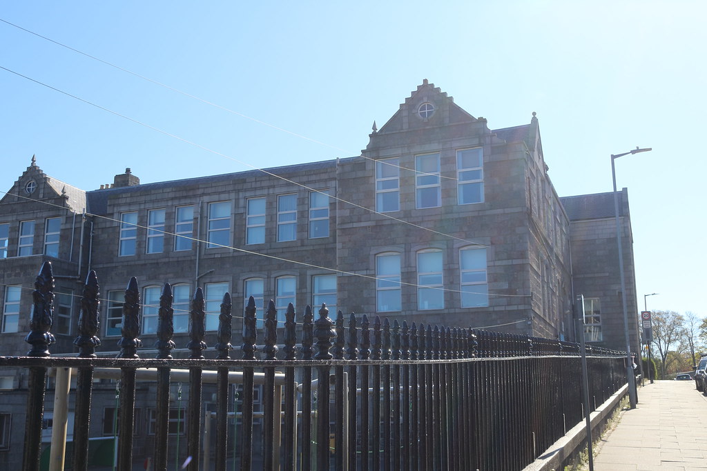 Ferryhill Primary School,Caledonian Place,Aberdeen_may 20_… Flickr