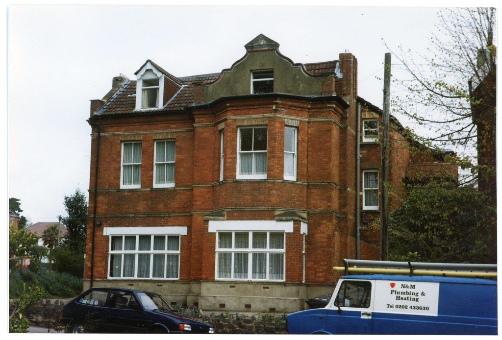 2 Hengist Road, Bournemouth, Dorset April, 1994.… Flickr