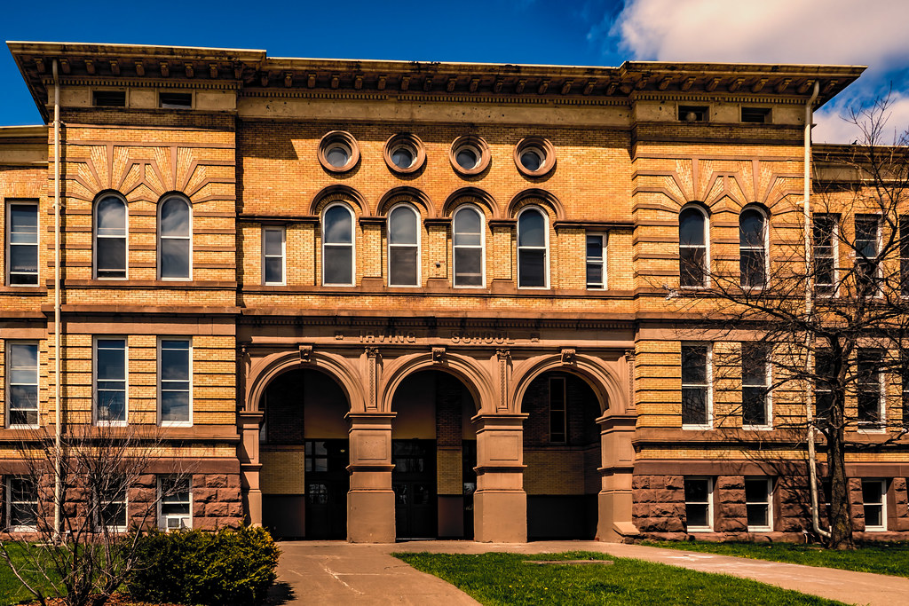 Irving School, 101 N 56th Av W Duluth MN USA, 05/08/20 Flickr