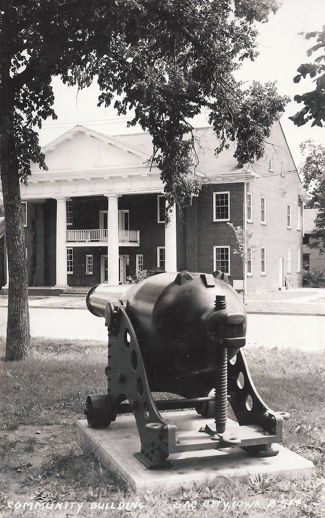 Sac City, Iowa, Community Building, Cannon photolibrarian Flickr
