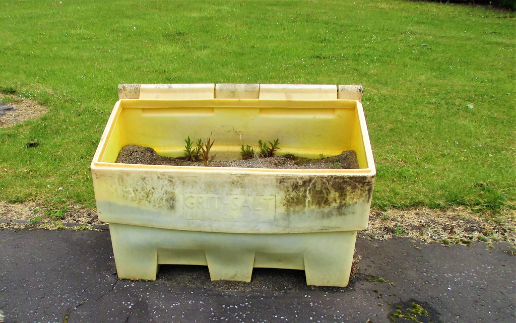 Grit & Salt Bin. Banbeath Place. Leven. Fife. Scotland. Terry