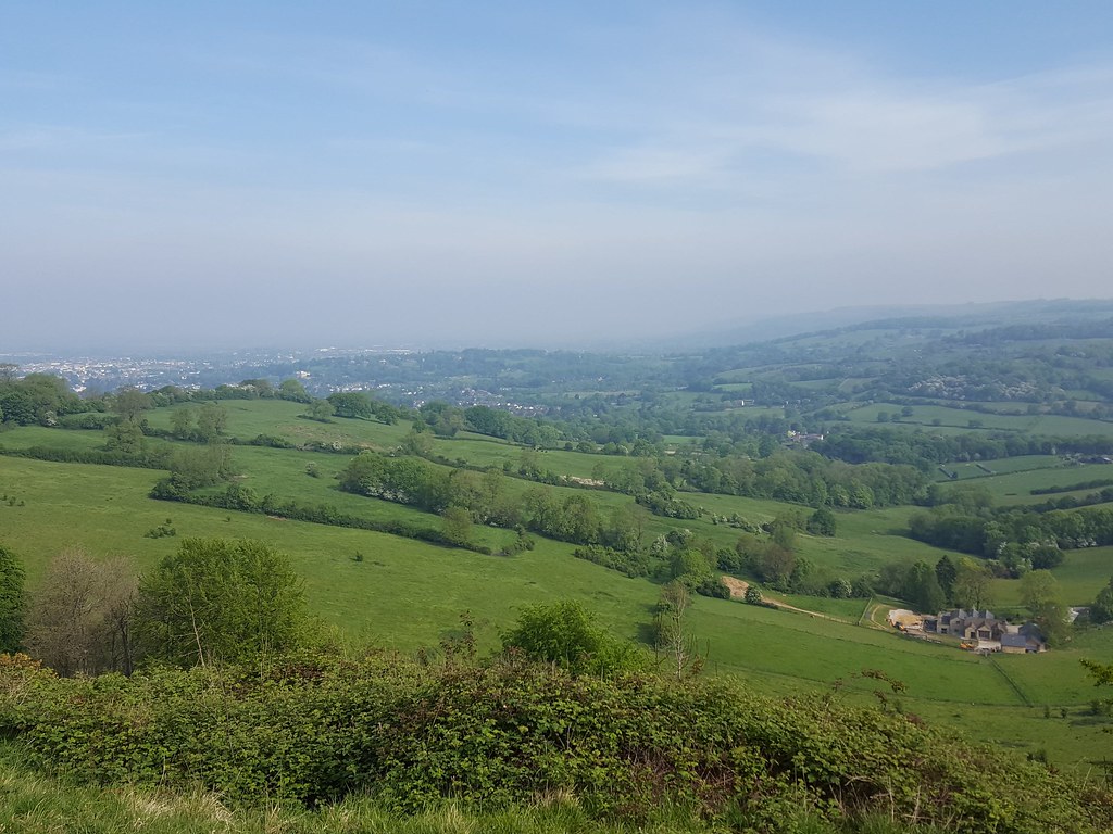 Ravensgate Hill, above Charlton Kings, Cheltenham view fro… Flickr